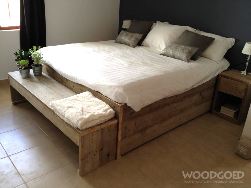 Beukende Boost Wakker worden Bed kopen Curacao - twee persoons "Deskansa"| woodgoed.com